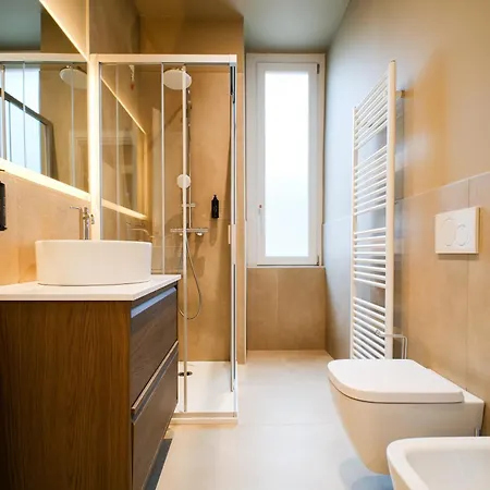 Affittacamere Balcony Double - 3 Min Walk To Bernina Express 3*