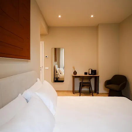 Balcony Double - 3 Min Walk To Benina Express 아파트