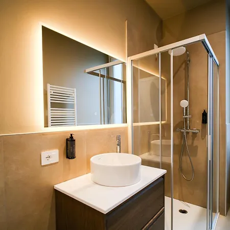 Balcony Double - 3 Min Walk To Benina Express *